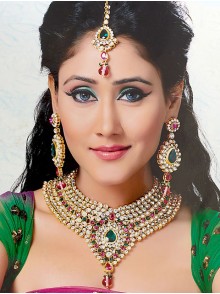 Kundan jewelry set